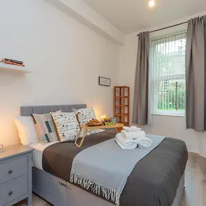 https://stylish-apartment-at-the-edge-of-meadows-park.edinburghhotelsuk.org